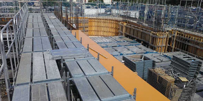 新築工事外部足場